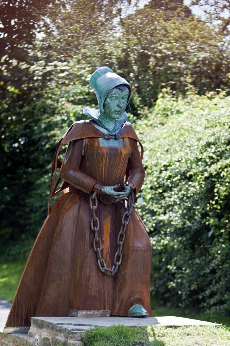 Alice Nutter Statue tif
