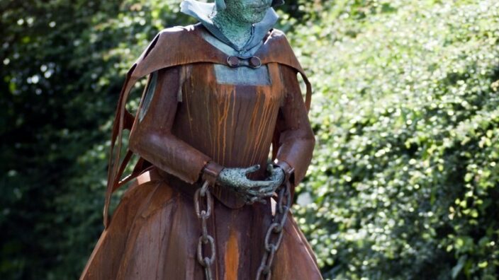 Alice Nutter Statue tif